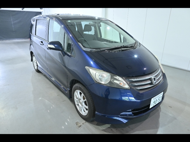 HONDA FREED — фото