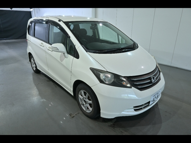 HONDA FREED — фото