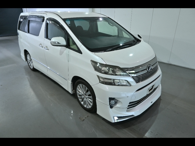 TOYOTA VELLFIRE — фото