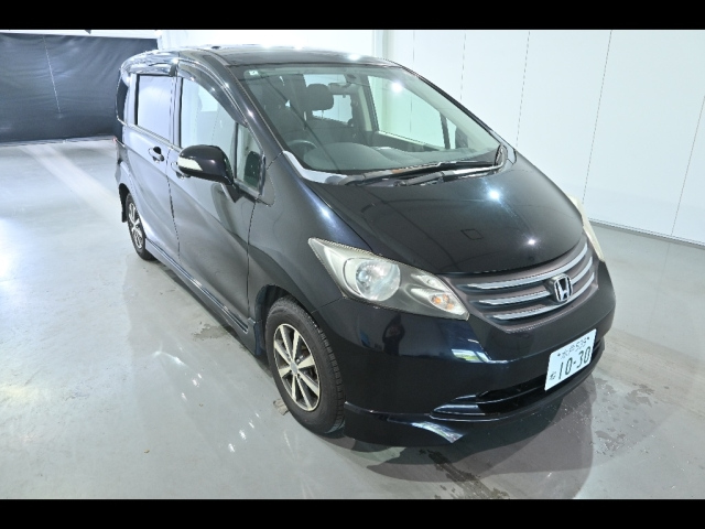 HONDA FREED — фото