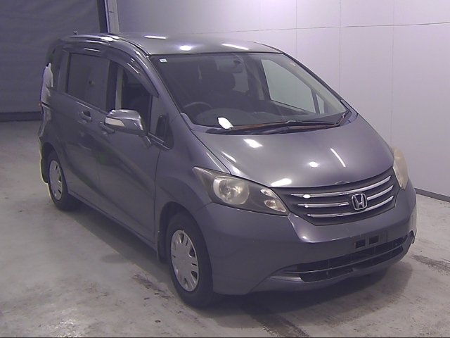 HONDA FREED — фото