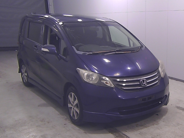 HONDA FREED — фото