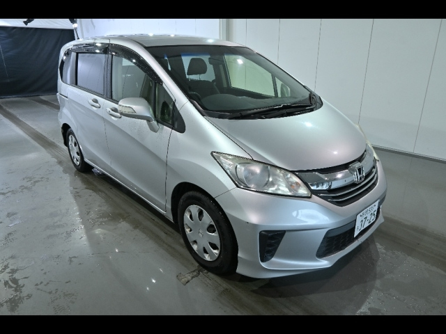 HONDA FREED — фото