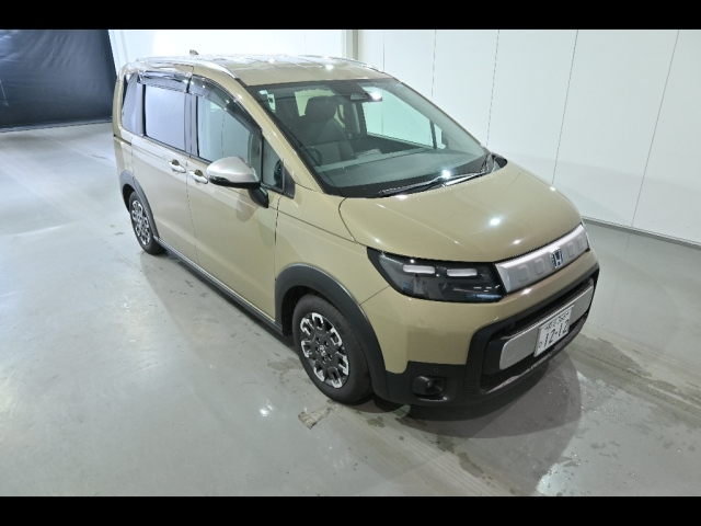 HONDA FREED — фото