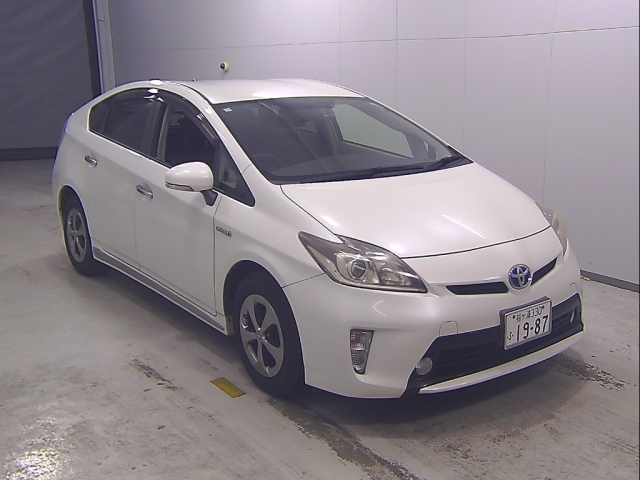 TOYOTA PRIUS — фото