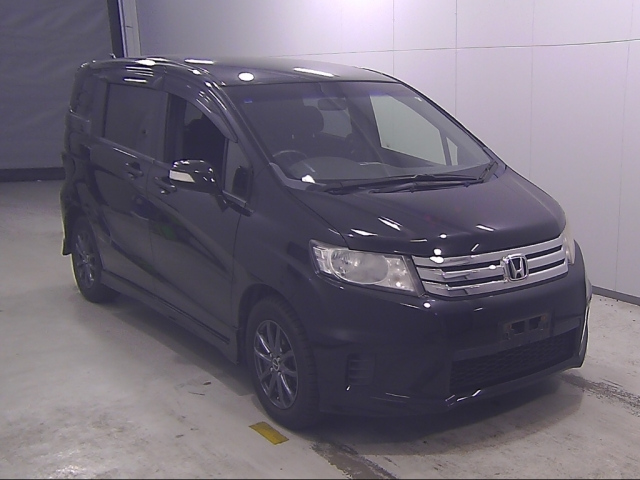 HONDA FREED — фото