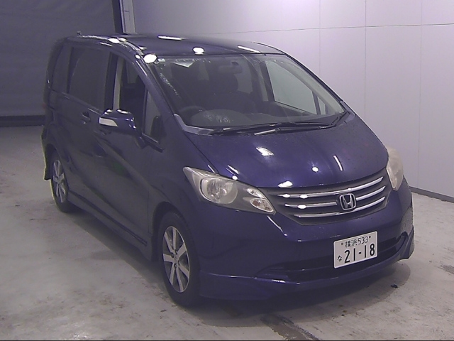 HONDA FREED — фото