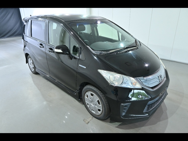 HONDA FREED — фото