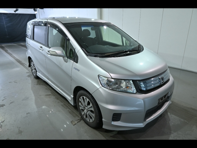 HONDA FREED — фото