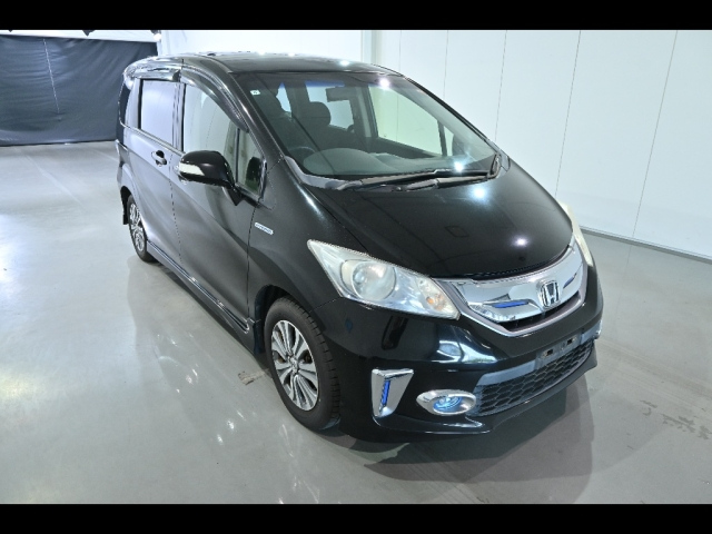 HONDA FREED — фото