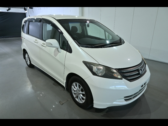 HONDA FREED — фото