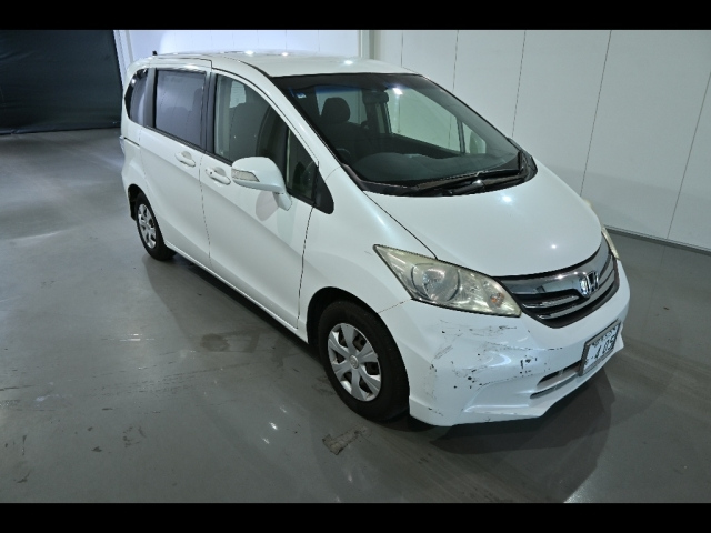 HONDA FREED — фото