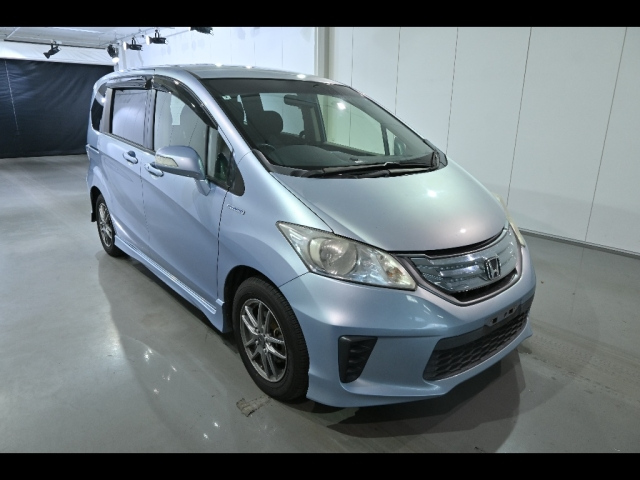 HONDA FREED — фото