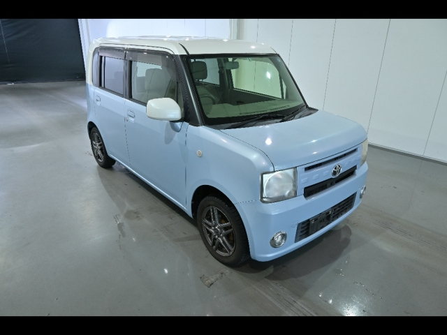 TOYOTA PIXIS — фото