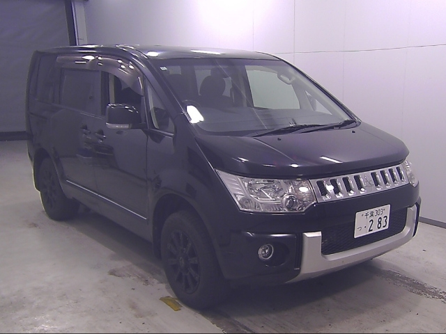 MITSUBISHI DELICA — фото