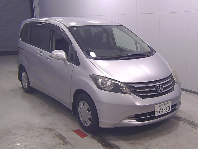 HONDA FREED — фото
