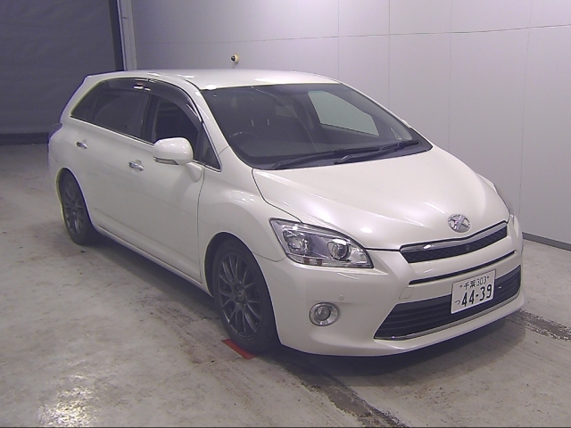 TOYOTA MARK X ZIO