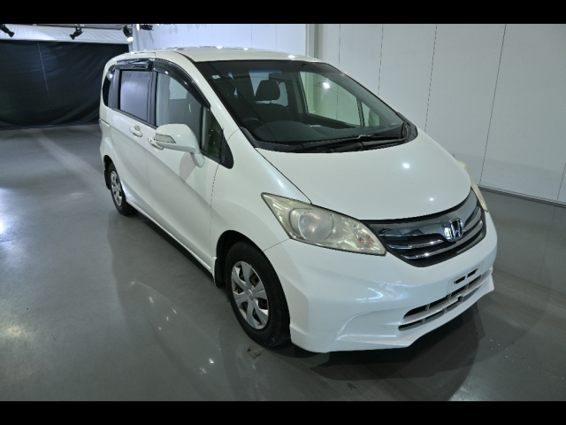 HONDA FREED — фото