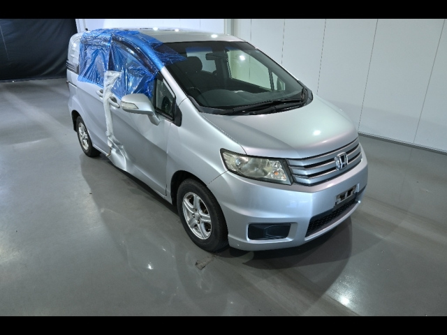 HONDA FREED — фото