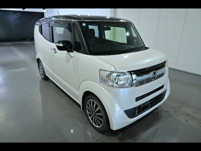 HONDA N BOX SLASH