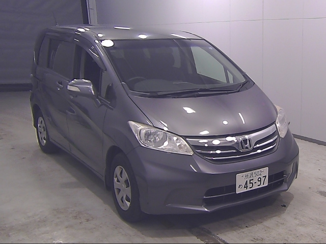 HONDA FREED — фото