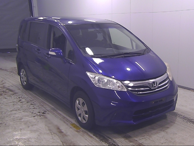 HONDA FREED — фото