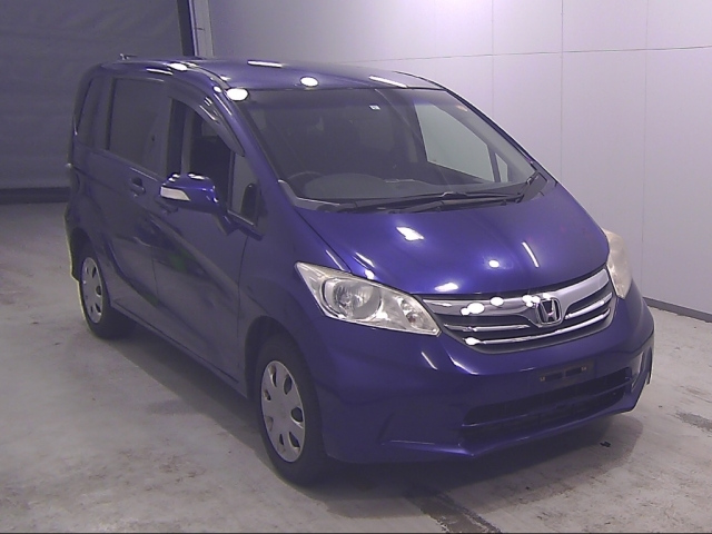 HONDA FREED — фото