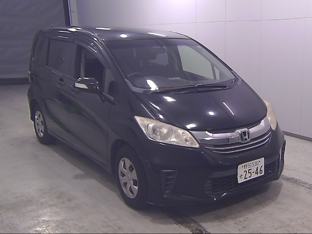 HONDA FREED — фото
