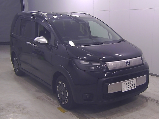 HONDA FREED — фото