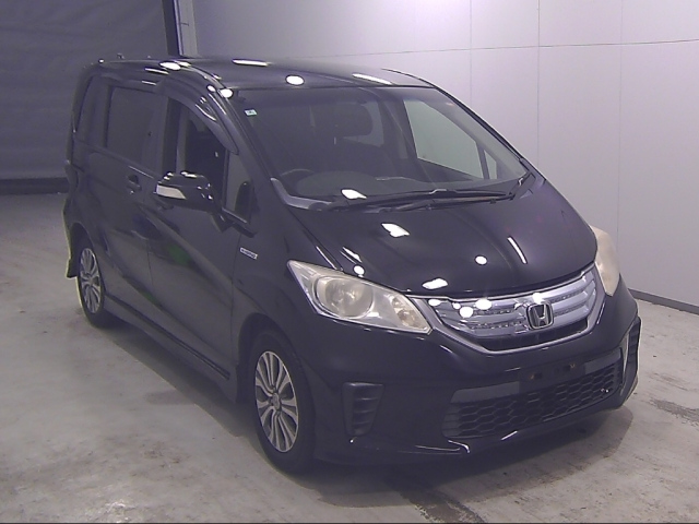 HONDA FREED — фото