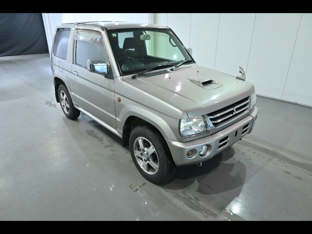 MITSUBISHI PAJERO MINI