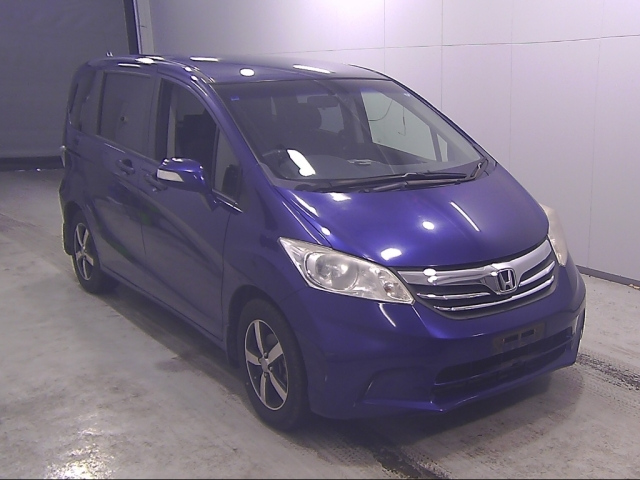 HONDA FREED — фото
