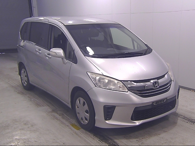 HONDA FREED — фото