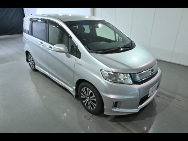 HONDA FREED — фото