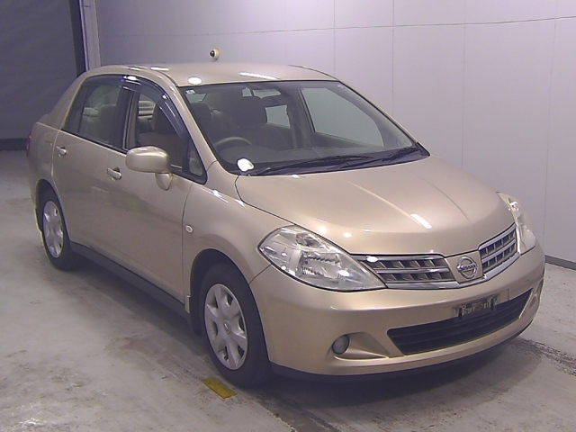 NISSAN TIIDA LATIO