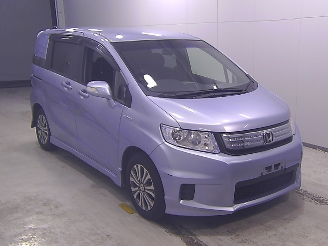 HONDA FREED — фото