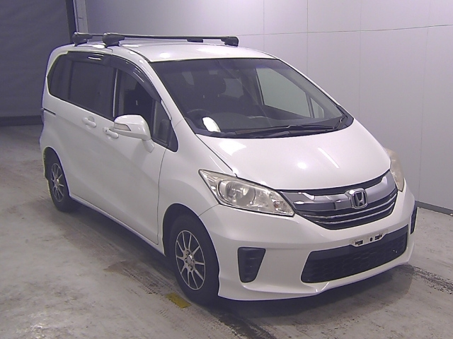 HONDA FREED — фото