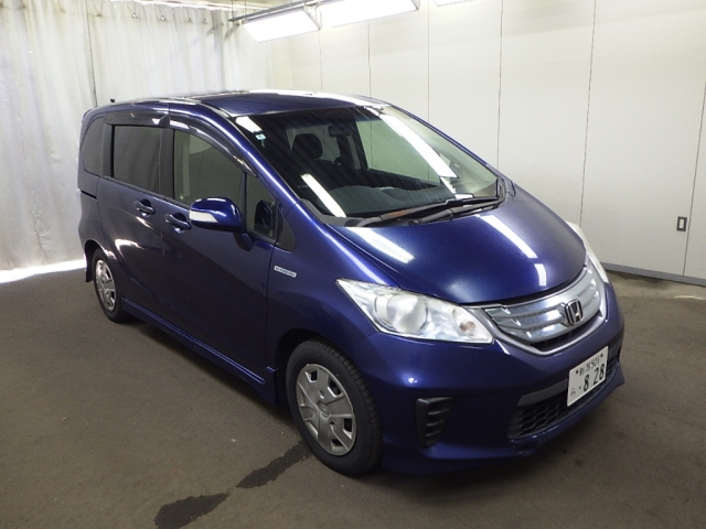 HONDA FREED — фото