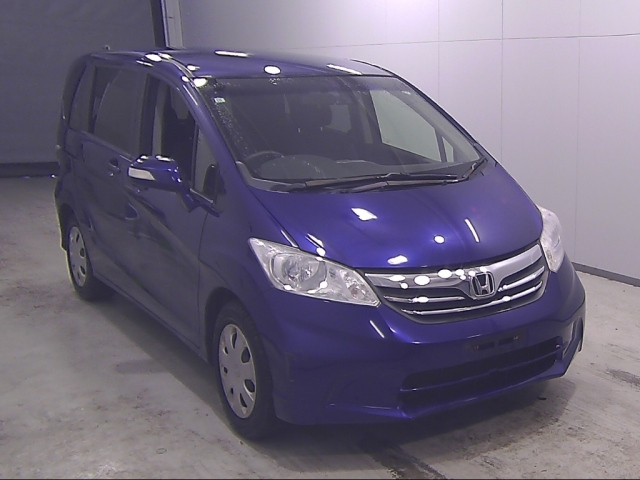 HONDA FREED — фото