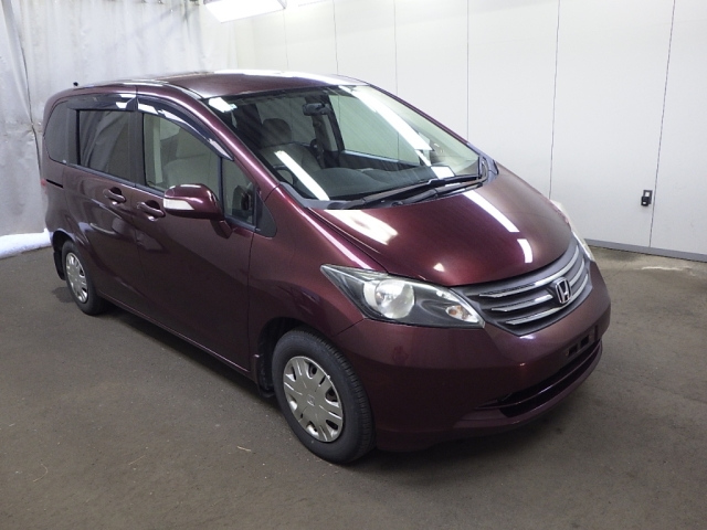 HONDA FREED — фото