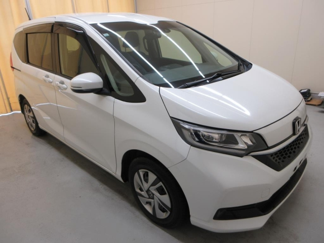 HONDA FREED — фото