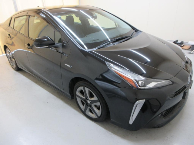 TOYOTA PRIUS — фото
