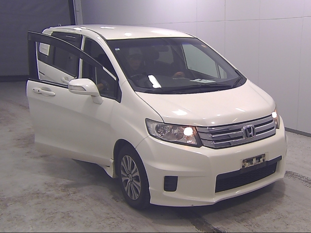 HONDA FREED — фото
