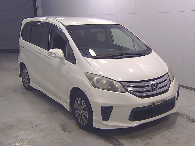 HONDA FREED — фото