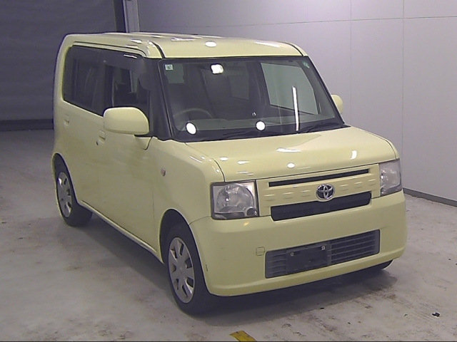 TOYOTA PIXIS — фото