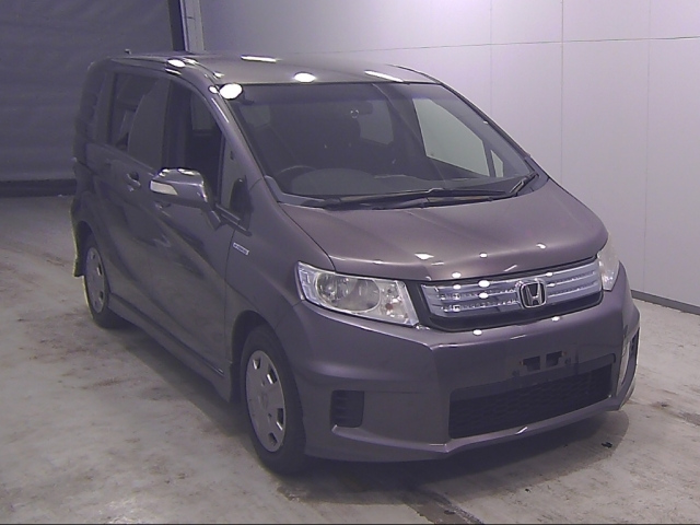 HONDA FREED — фото
