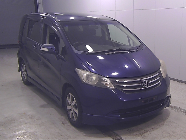HONDA FREED — фото