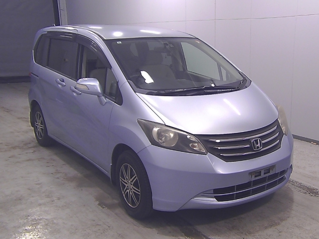 HONDA FREED — фото