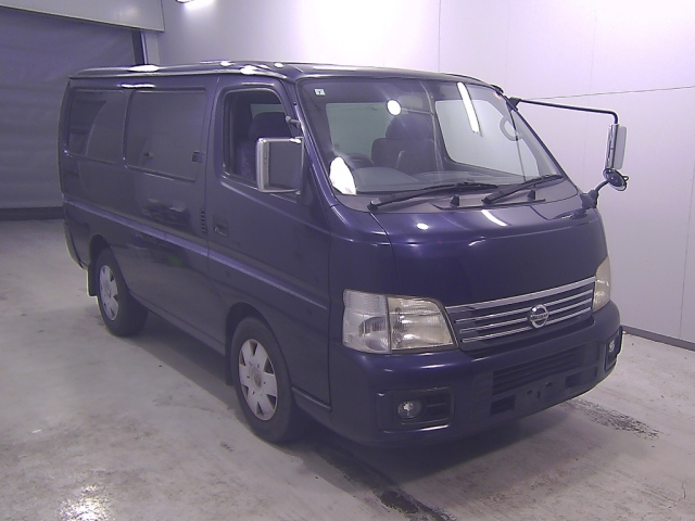 NISSAN CARAVAN — фото