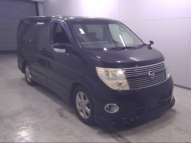 NISSAN ELGRAND — фото